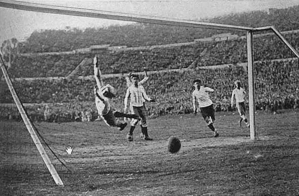 Uruguay_goal_v_argentina_1930